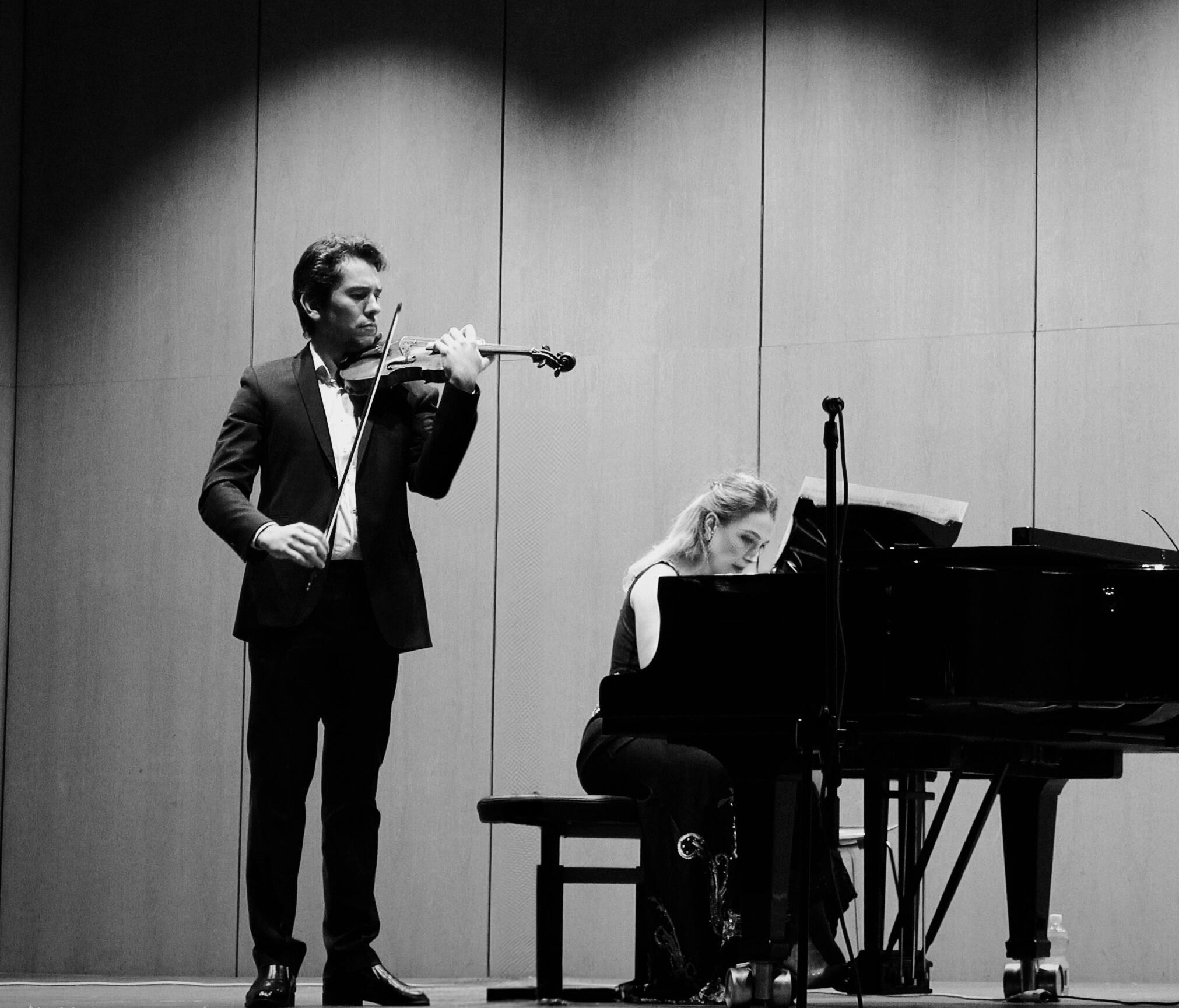 Alexander Scherbakov & Madalina Slav in recital - Orig. Copyright - The Scherbakov Music Foundation 2024 Live im Konzert, Alexander Scherbakov, Madalina Slav Internationales Künstlerpaar der Weltklasse 2025